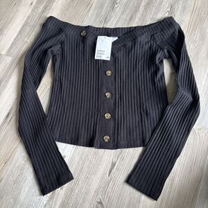 NWT H&M Off The Shoulder Long Sleeve Button Ribbed Shirt Size Medium